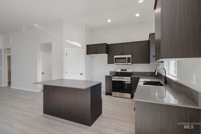 $392,990 | 841 Strike Eagle Street, Mountain Home, ID 83647