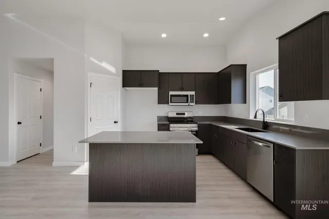 $392,990 | 841 Strike Eagle Street, Mountain Home, ID 83647