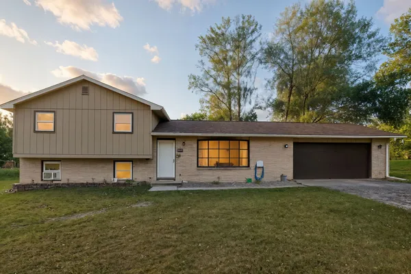 $93,000 | 112 Crestview Drive, Hamilton, IL 62341