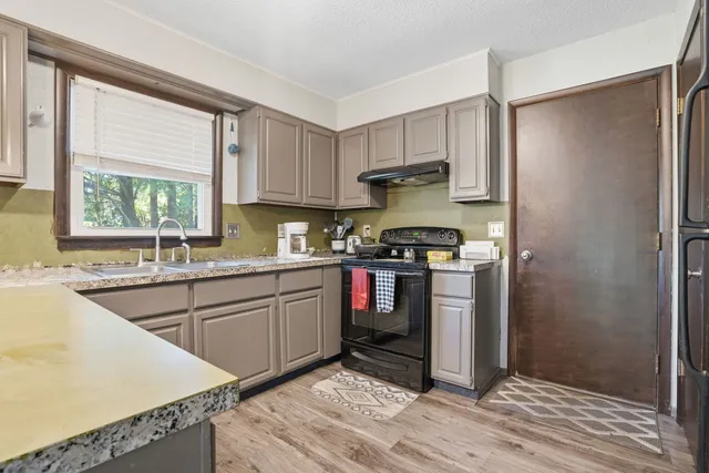 $94,599 | 112 Crestview Drive, Hamilton, IL 62341