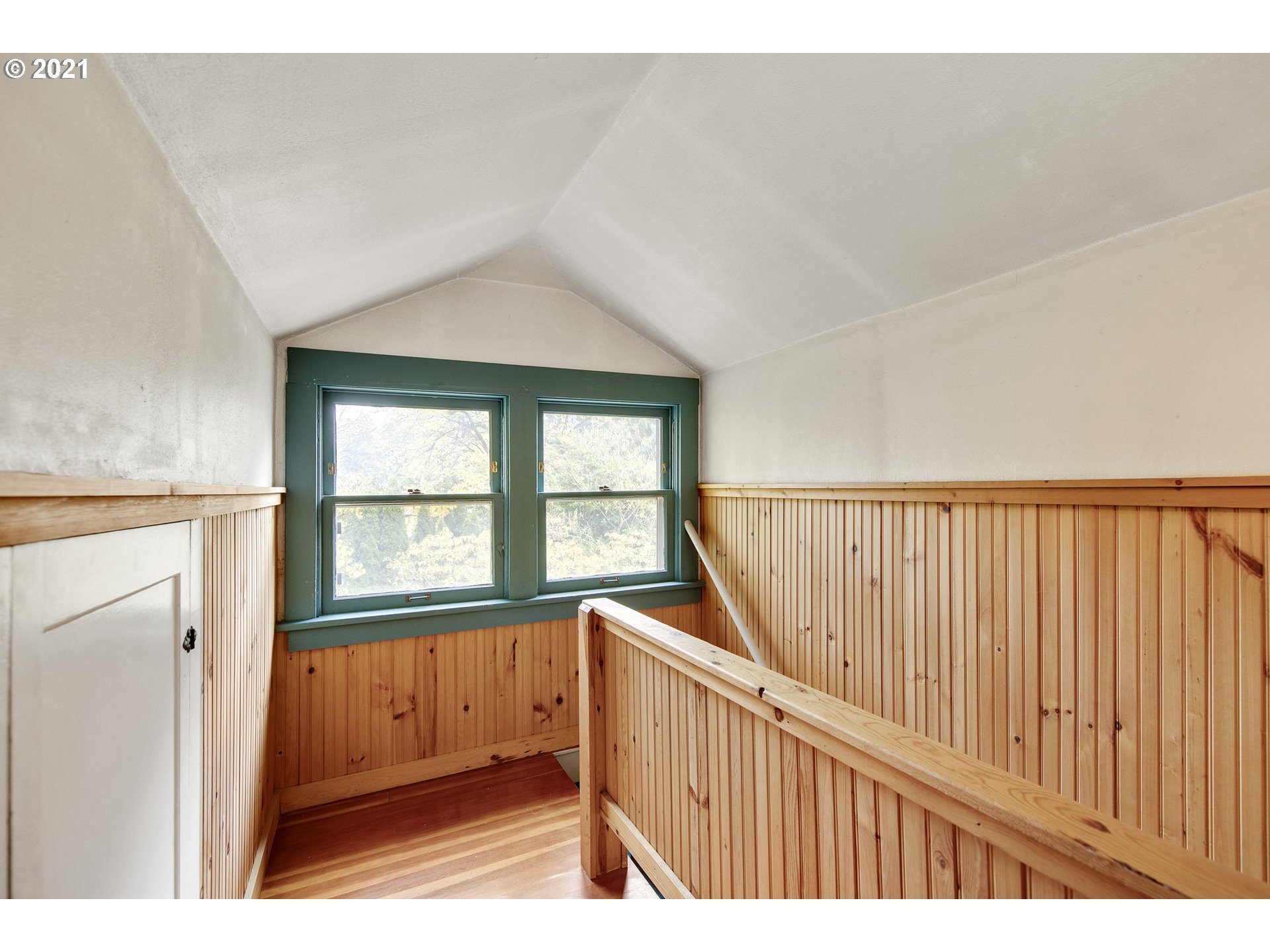 4611 Southwest Maplewood Road Portland, OR 97219 - Photo 16 of 29 Staircase