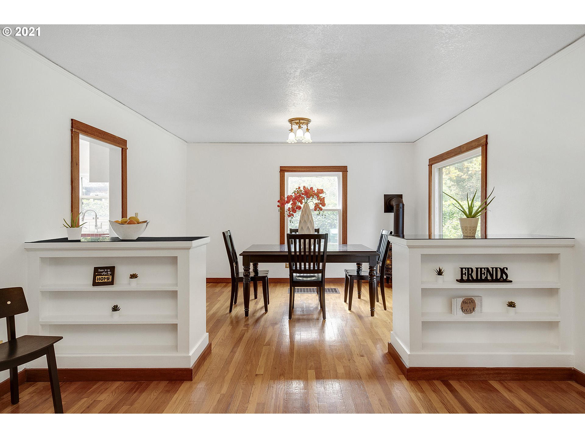 4611 Southwest Maplewood Road Portland, OR 97219 - Photo 8 of 29 Dining Room