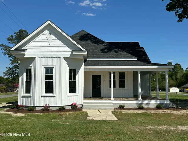 $309,000 | 212 North Hill Street, Faison, NC 28341
