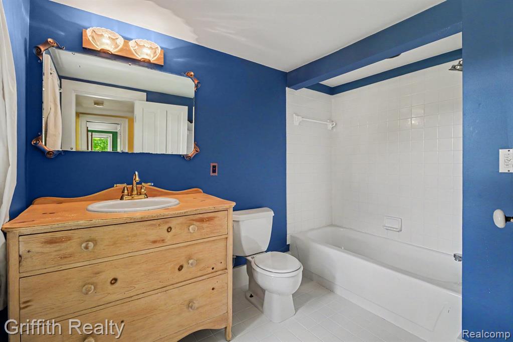3970 Van Amberg Road Brighton, MI 48114 - Photo 21 of 42