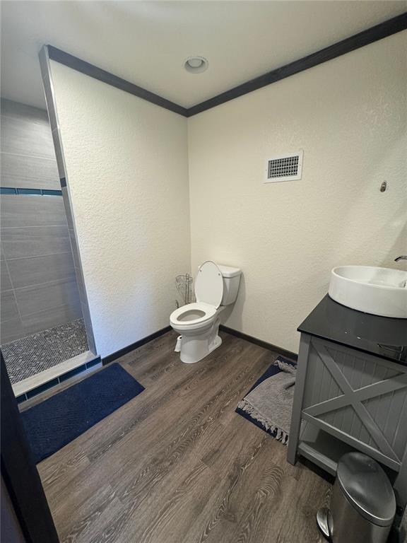 15455 Northwest 100th Avenue Road Reddick, FL 32686 - Photo 12 of 16 a bathroom with a sink and a toilet