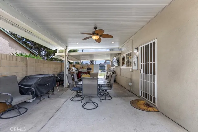 a picture of a cabinet