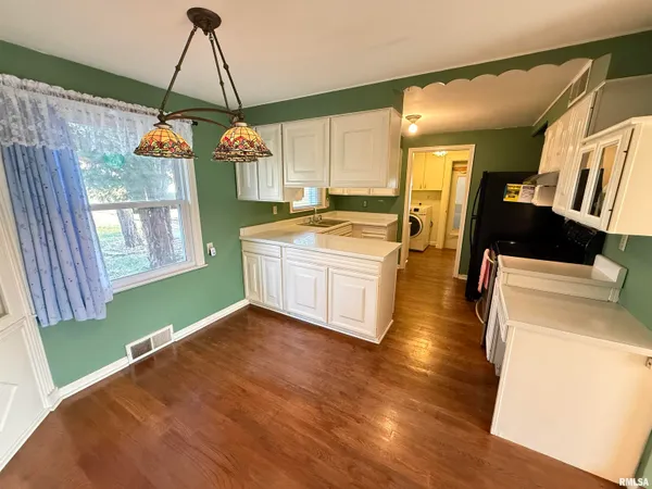 $156,700 | 617 East Eureka Avenue, Eureka, IL 61530