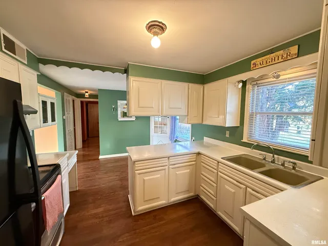 $156,700 | 617 East Eureka Avenue, Eureka, IL 61530