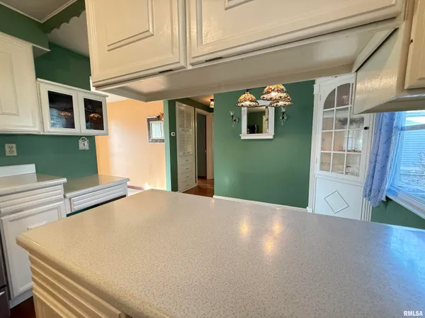 $156,700 | 617 East Eureka Avenue, Eureka, IL 61530