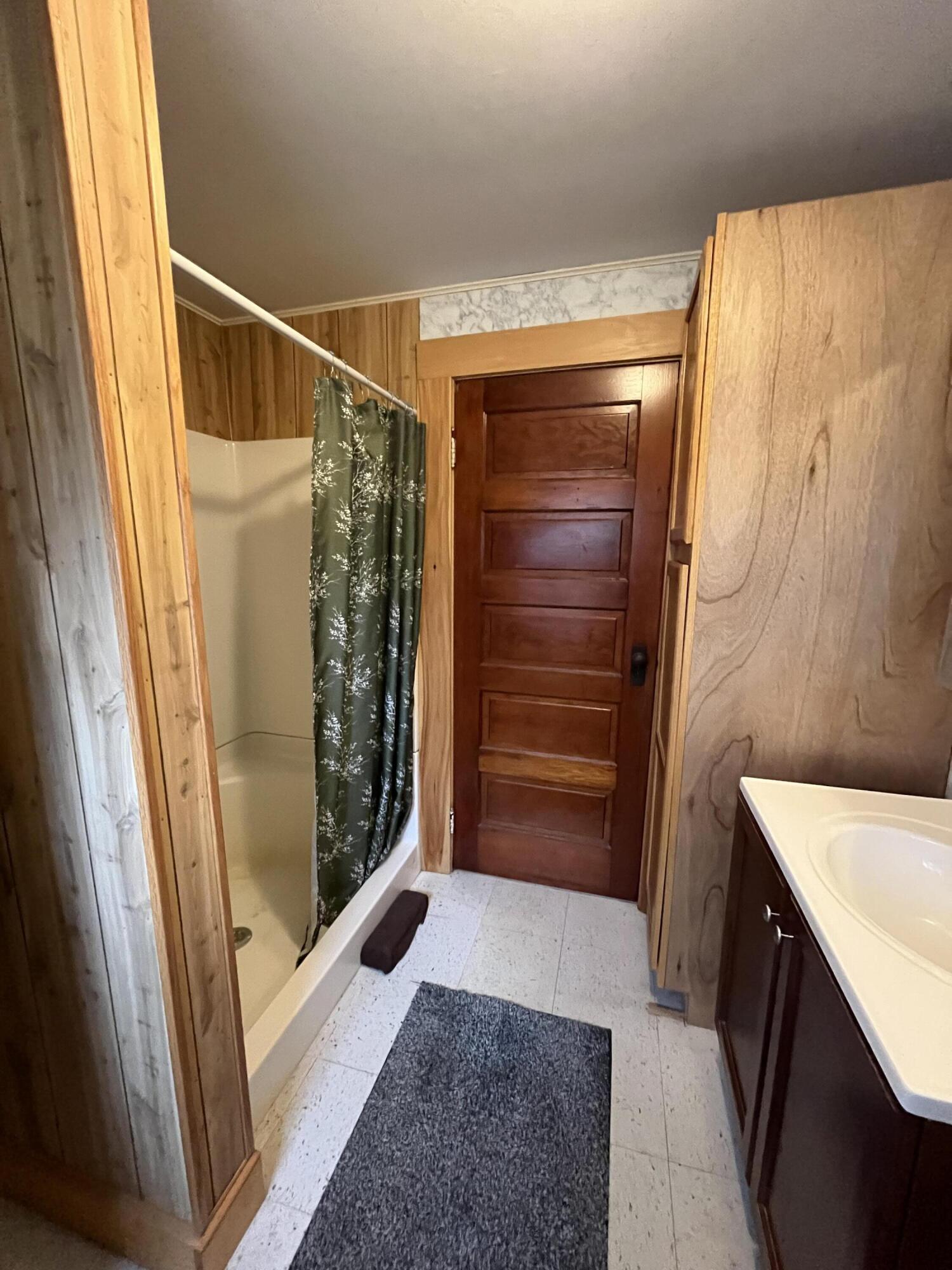 1009 Cape Rosier Road Brooksville, ME 04642 - Photo 10 of 34 1009 Shower