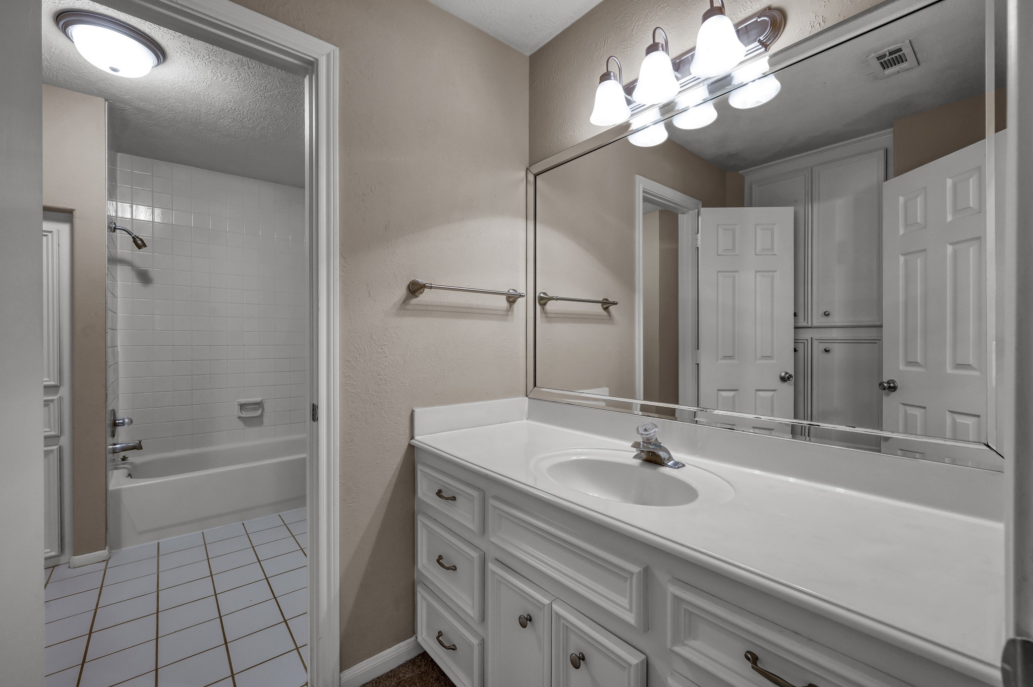 2205 Longmire Road Conroe, TX 77304 - Photo 32 of 49