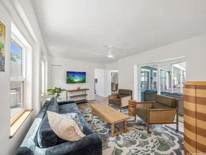 $3,095,000 | 6815 Niumalu Loop, Honolulu, HI 96825