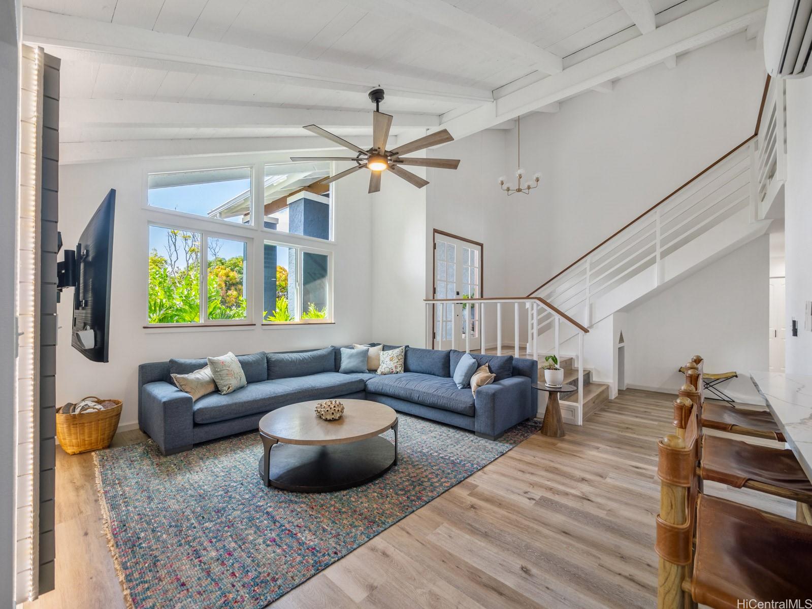 6815 Niumalu Loop Honolulu, HI 96825 - Photo 5 of 25 Living Room