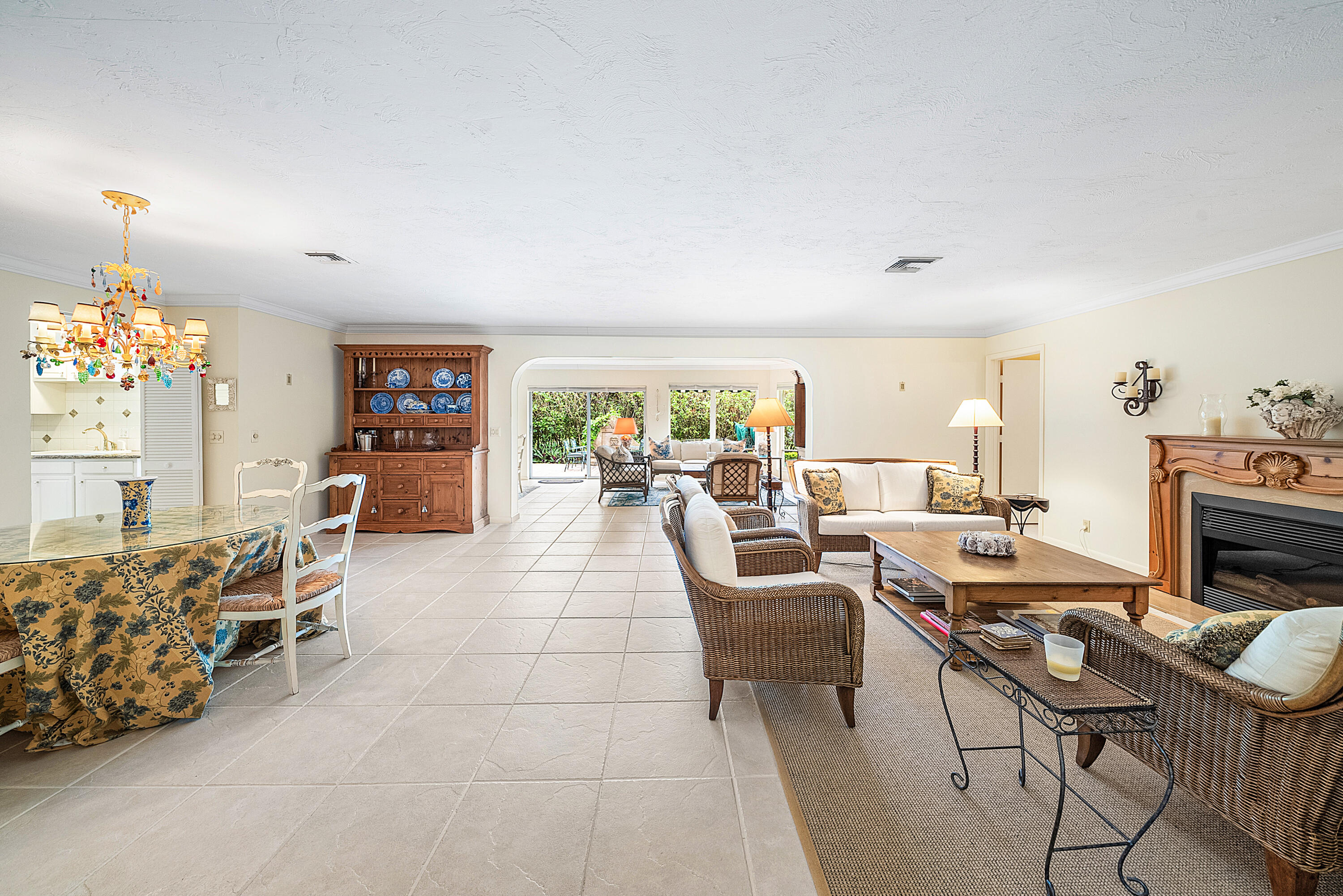 530 Forestview Drive Atlantis, FL 33462 - Photo 9 of 58 009-530ForestviewDrive-Atlantis-FL-33462