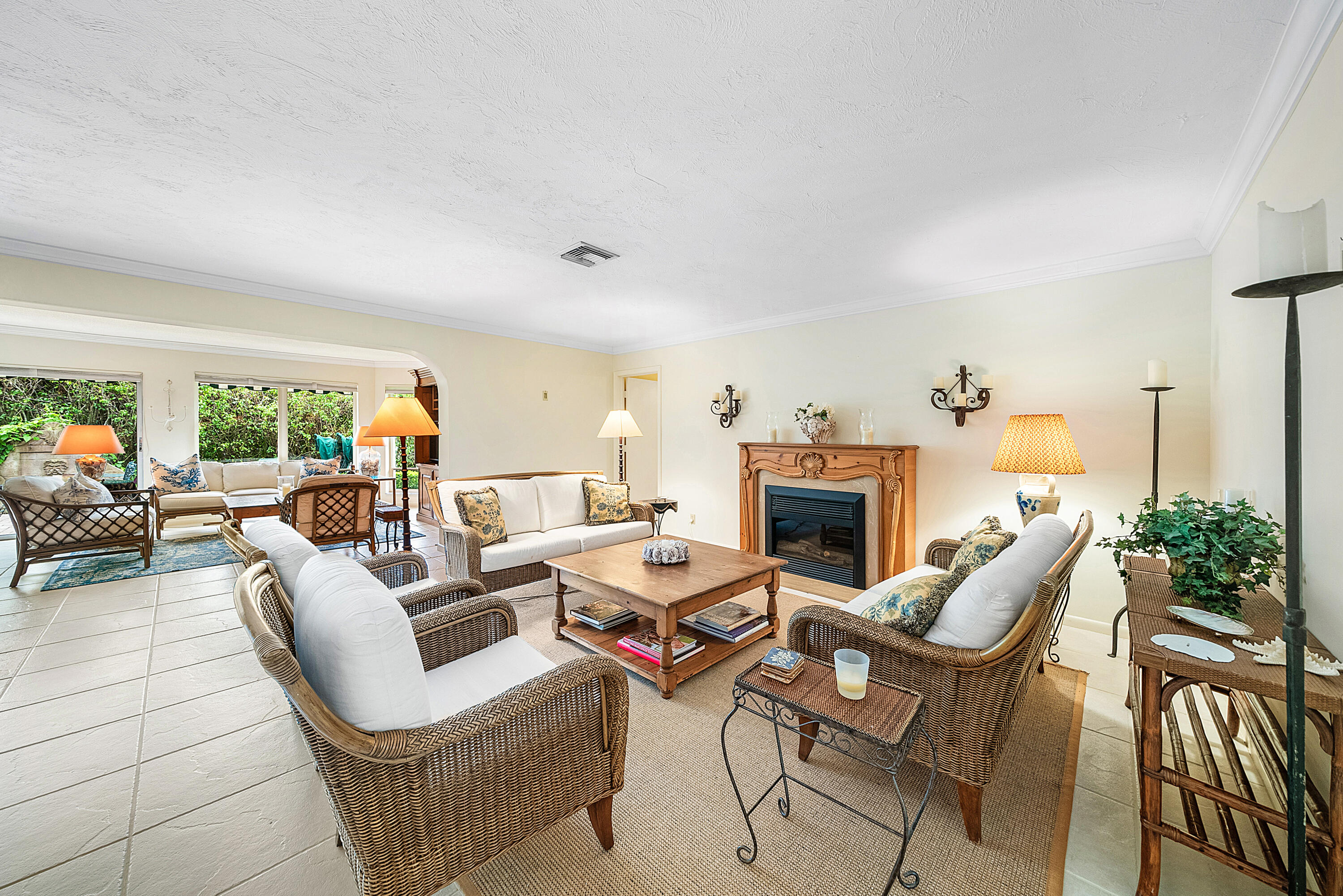 530 Forestview Drive Atlantis, FL 33462 - Photo 10 of 58 010-530ForestviewDrive-Atlantis-FL-33462