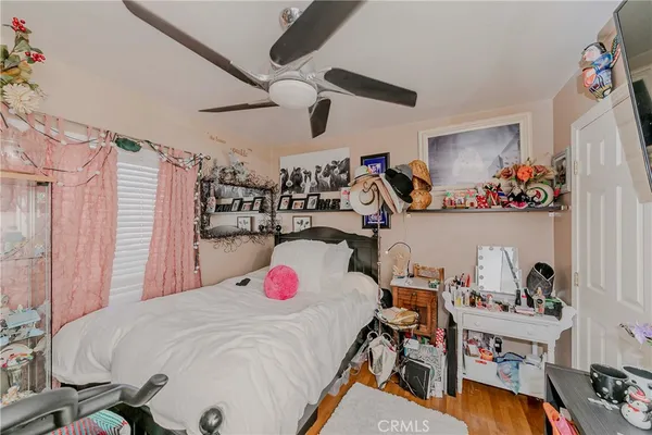 a bed room with a bed