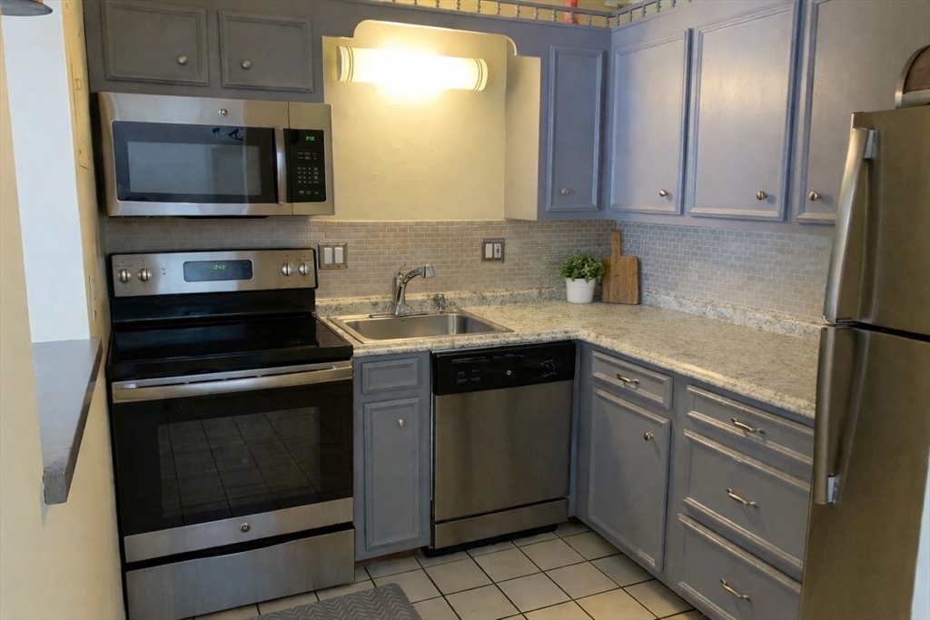 30 High Street, Unit 303 Dedham, MA 02026 - Photo 6 of 20