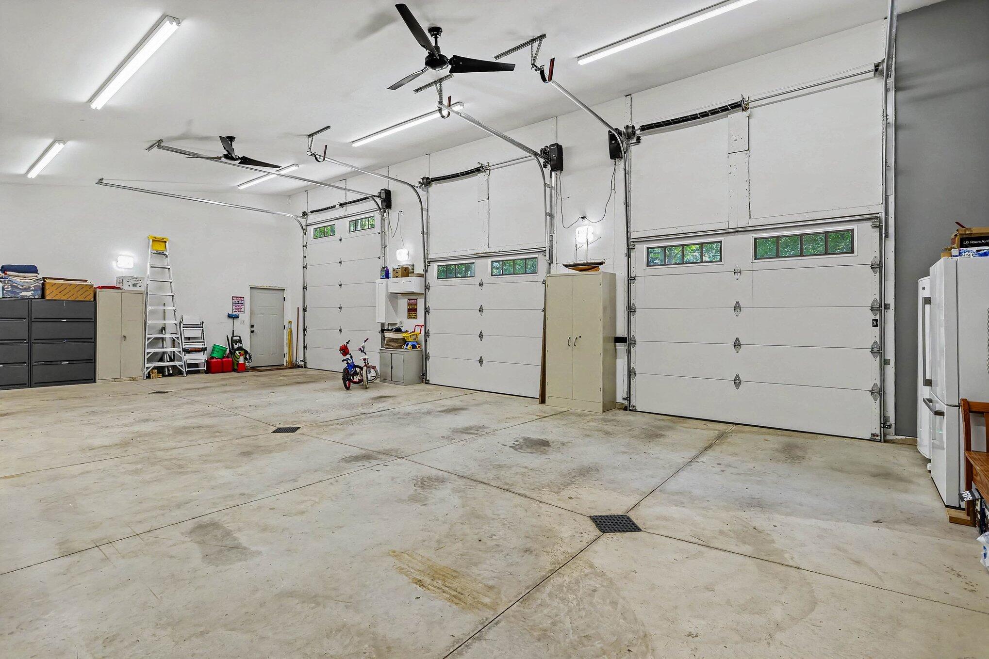 86960 County Road 681 Decatur, MI 49045 - Photo 23 of 47 3-CAR GARAGE/REC ACREA