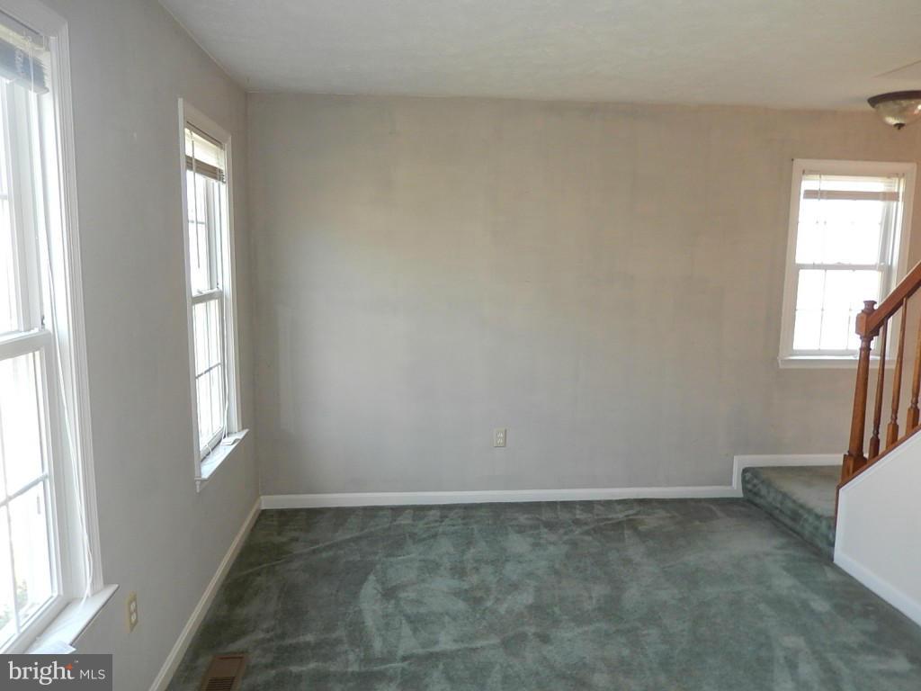 9057 Mullen Road King George, VA 22485 - Photo 3 of 26 Living Room