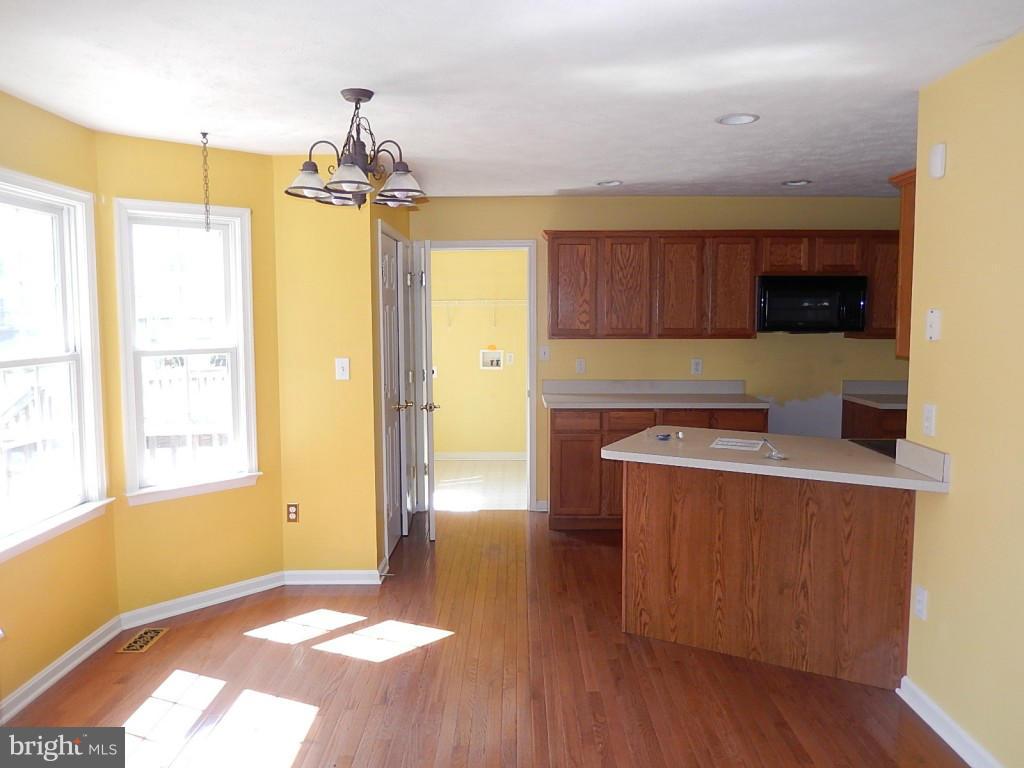 9057 Mullen Road King George, VA 22485 - Photo 4 of 26 Interior (General) Kitchenette dining area