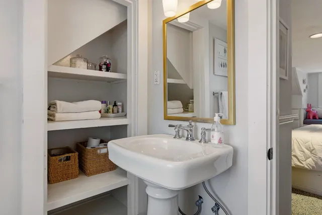 $3,600 | 24 New Road, North Hampton, NH 03862