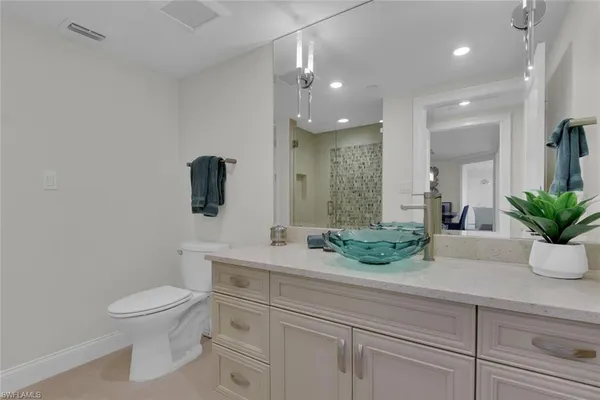 a view of a kitchen with washer and dryer