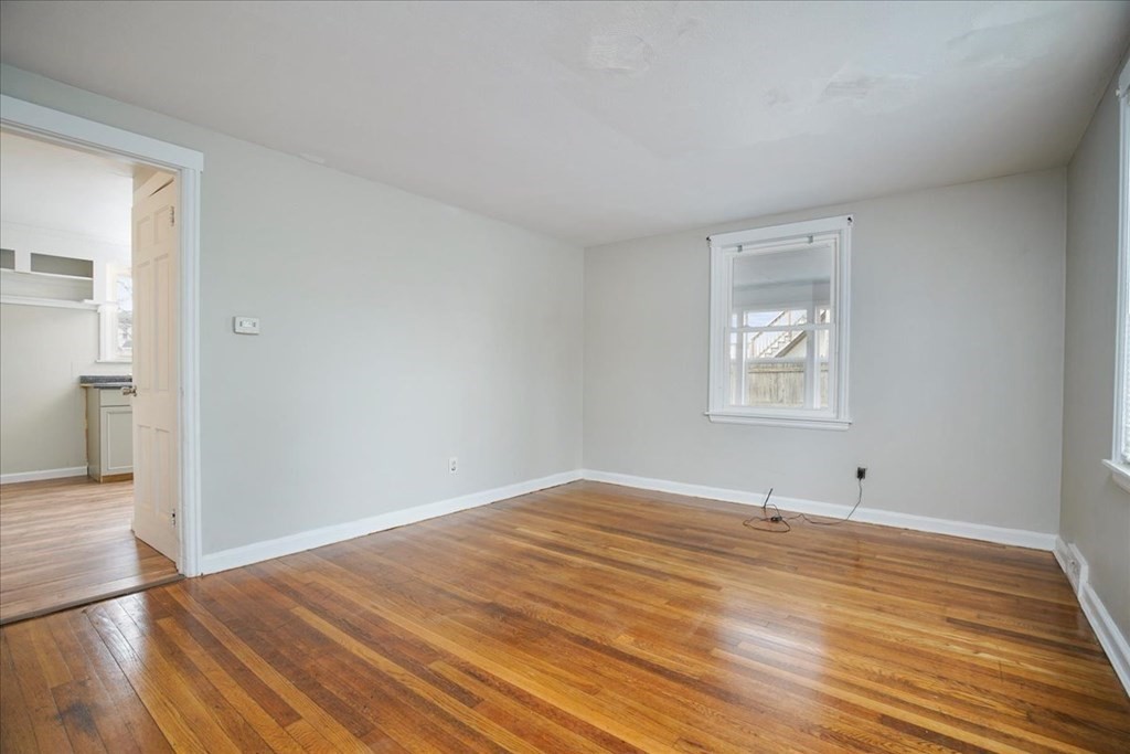 396 Allen Street Springfield, MA 01118 - Photo 3 of 28