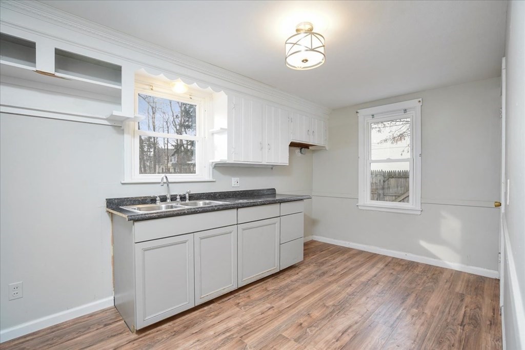 396 Allen Street Springfield, MA 01118 - Photo 6 of 28