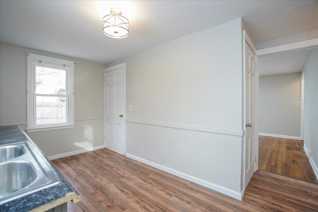 396 Allen Street Springfield, MA 01118 - Photo 8 of 28