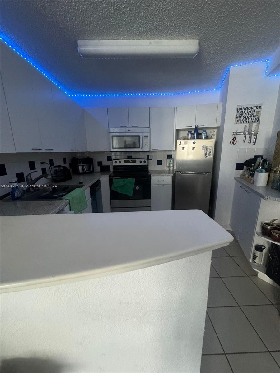 1500 Bay Road, Unit 856S Miami Beach, FL 33139 - Photo 3 of 9