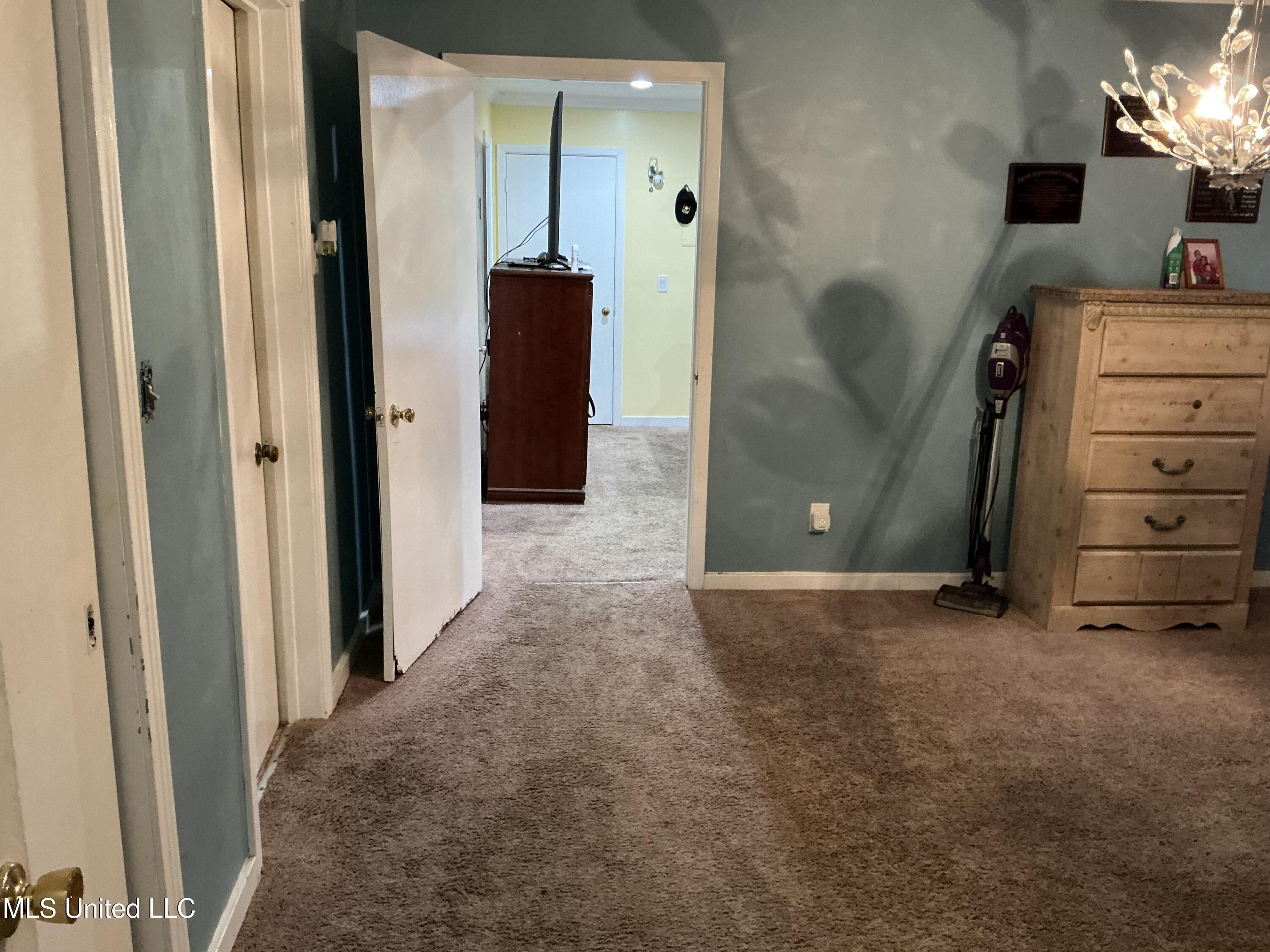 3952 Meadowlane Drive Jackson, MS 39206 - Photo 6 of 28 IMG_3199