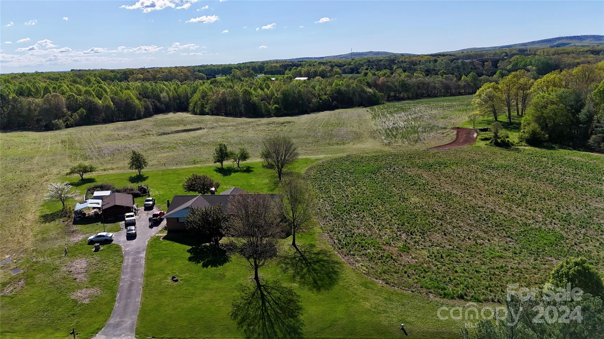 3657 Caldwell Road Newton, NC 28658 - Photo 2 of 22 Gallery Image 2