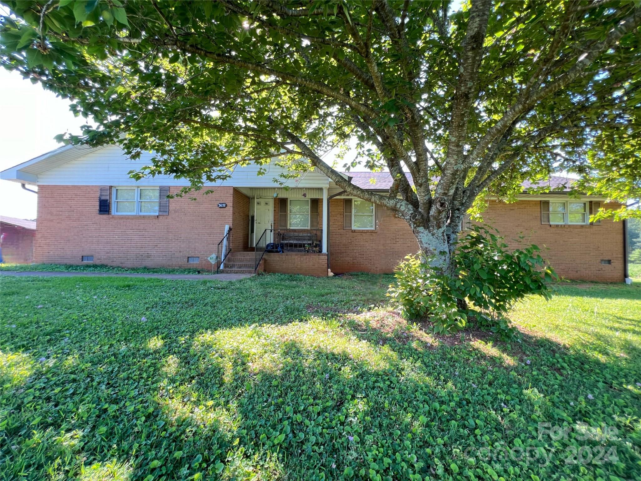 3657 Caldwell Road Newton, NC 28658 - Photo 4 of 22 Gallery Image 4