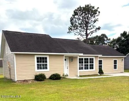 $249,995 | 306 Foxtrace Lane, Hubert, NC 28539