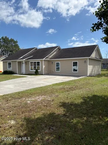 $244,995 | 306 Foxtrace Lane, Hubert, NC 28539