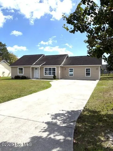 $244,995 | 306 Foxtrace Lane, Hubert, NC 28539