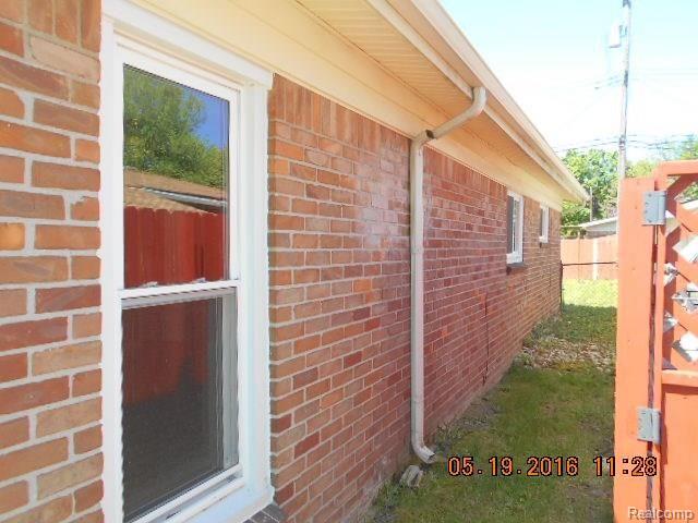 9002 Rackham Street Taylor, MI 48180 - Photo 10 of 11 9002 Rackham Taylor 051916 (8).JPG