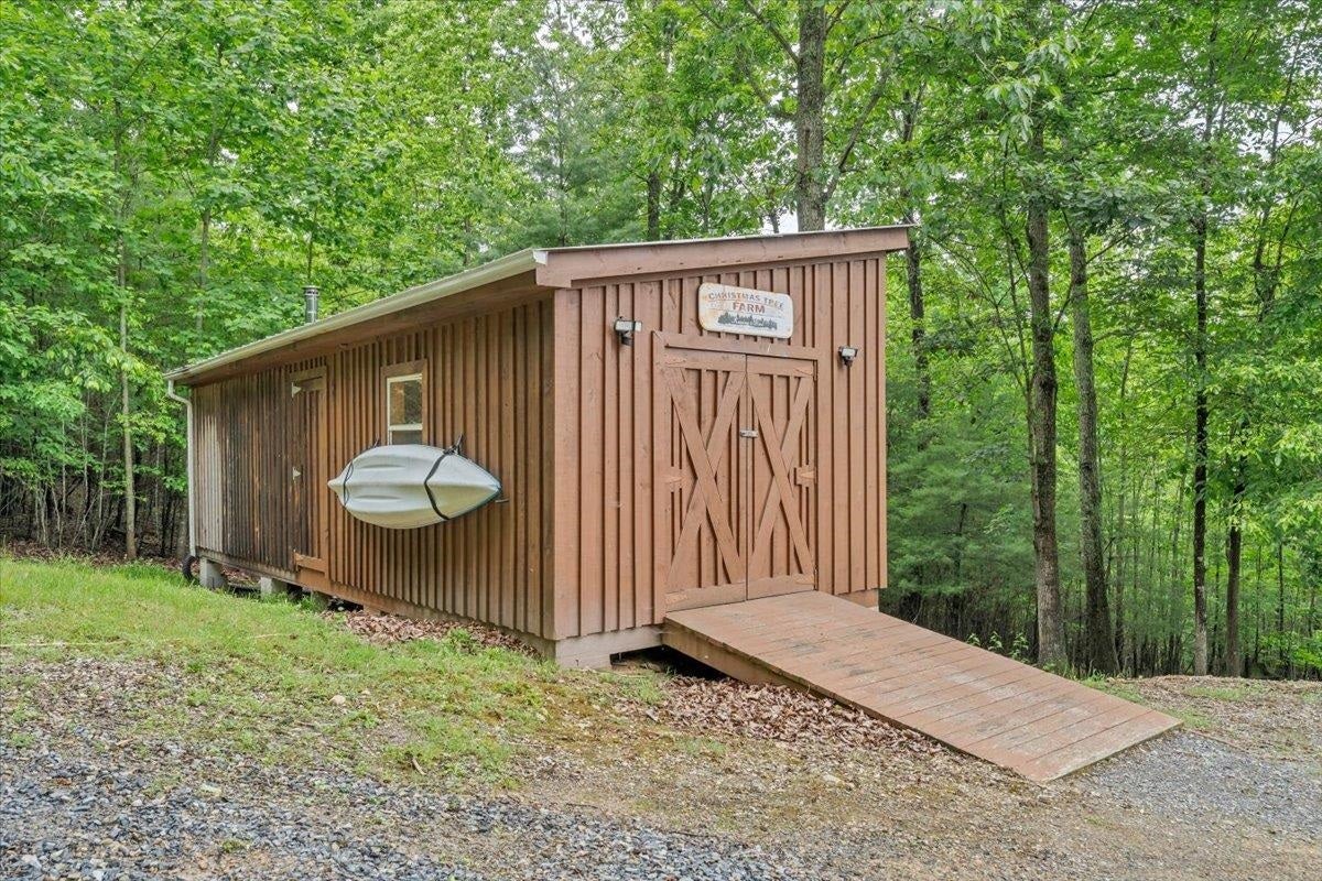 151 Perdue Road Staffordsville, VA 24167 - Photo 11 of 65 Gallery Image 11