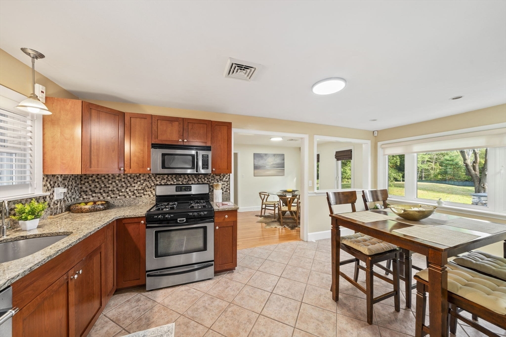 114 Main Street Norwell, MA 02061 - Photo 5 of 36