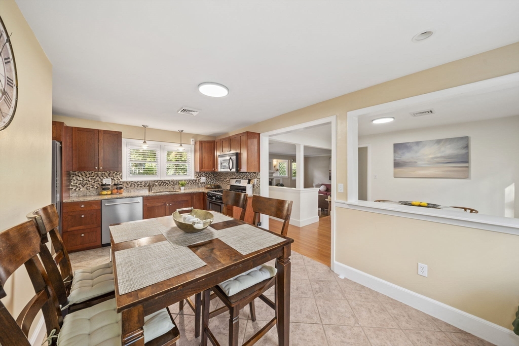 114 Main Street Norwell, MA 02061 - Photo 7 of 36