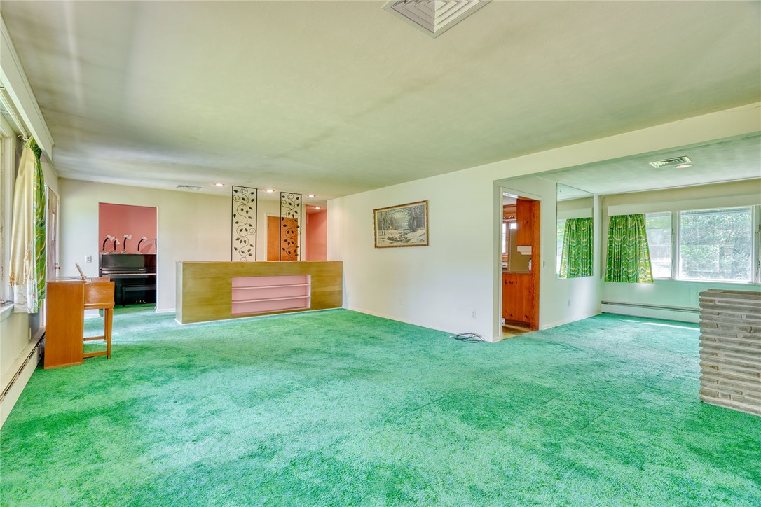 492 Drumm Road Webster, NY 14580 - Photo 11 of 48 LIVING ROOM