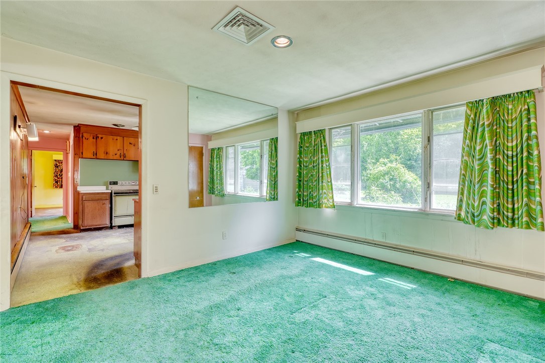 492 Drumm Road Webster, NY 14580 - Photo 13 of 48 DINING ROOM