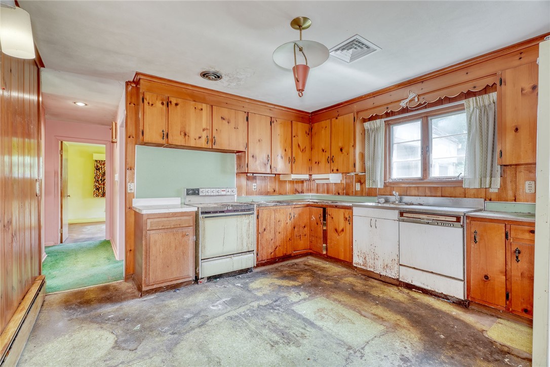 492 Drumm Road Webster, NY 14580 - Photo 16 of 48 KITCHEN