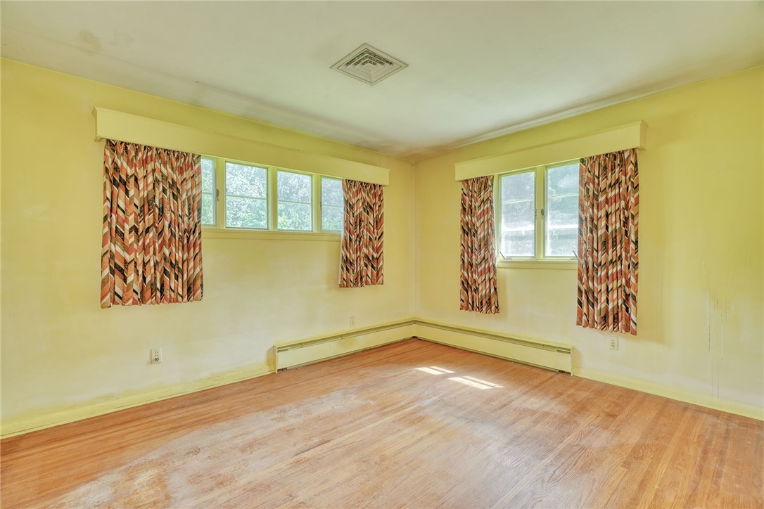 492 Drumm Road Webster, NY 14580 - Photo 22 of 48 BEDROOM #2 WITH HARDWOODS