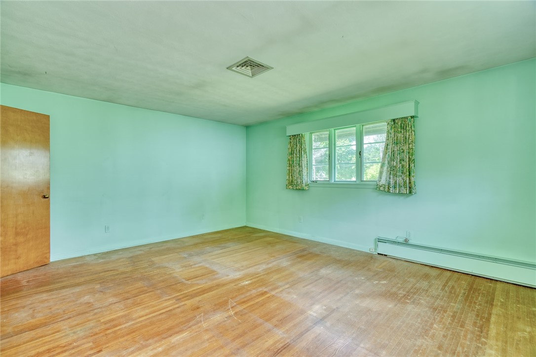 492 Drumm Road Webster, NY 14580 - Photo 28 of 48 PRIMARY BEDROOM