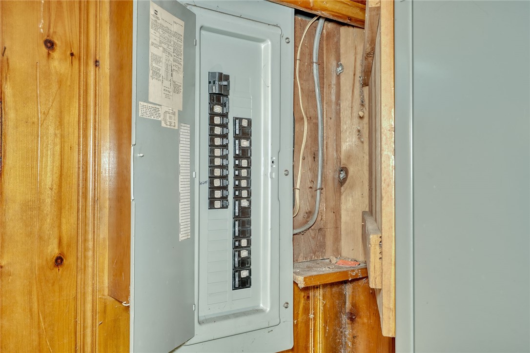 492 Drumm Road Webster, NY 14580 - Photo 38 of 48 200 AMP ELECTRIC SERVICE