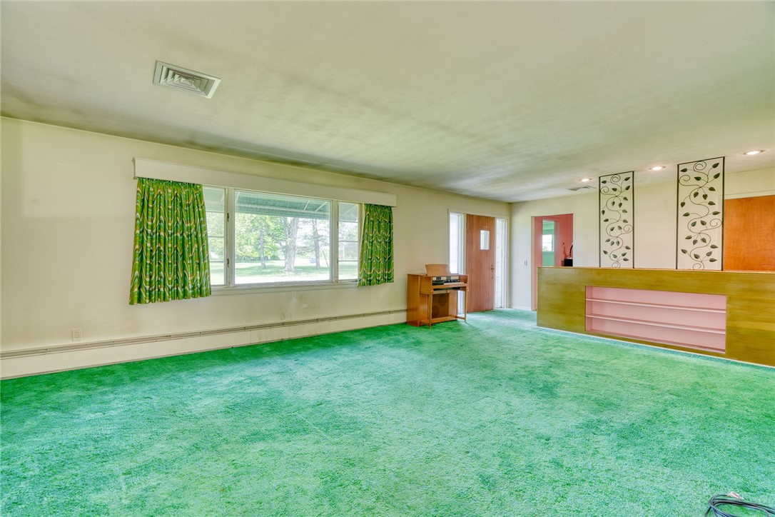 492 Drumm Road Webster, NY 14580 - Photo 10 of 48 LIVING ROOM -FRONT DOOR ENTRANCE