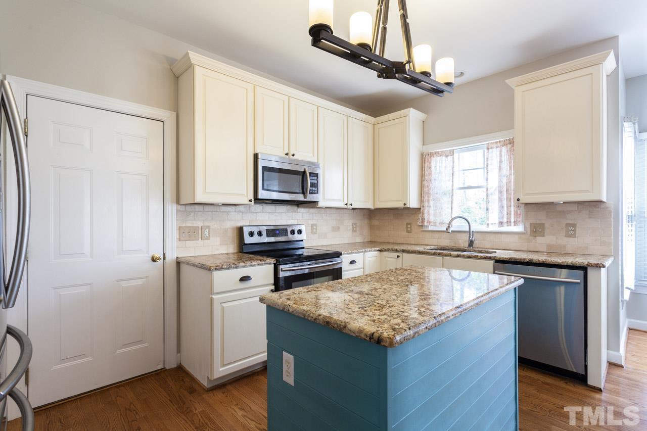 1909 Farmington Grove Drive Raleigh, NC 27614 - Photo 12 of 30