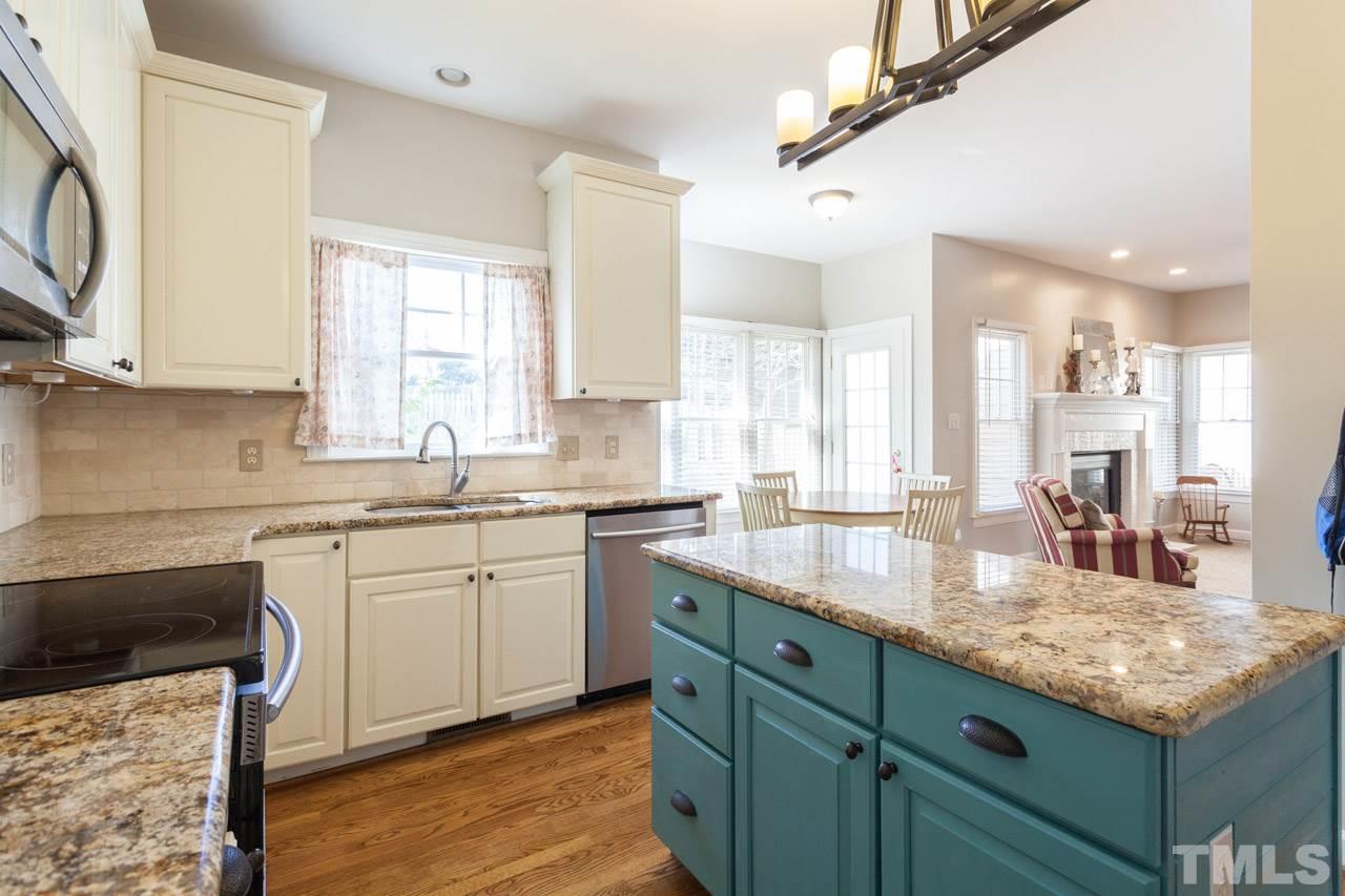 1909 Farmington Grove Drive Raleigh, NC 27614 - Photo 9 of 30