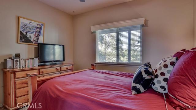 333 Grizzly Road Lake Arrowhead, CA 92352 - Photo 23 of 36 Gallery Image 23